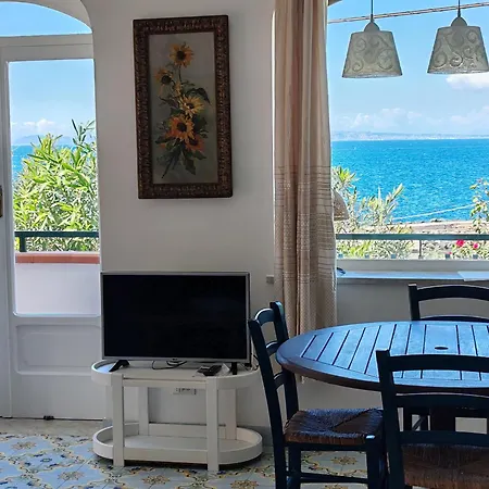 Apartment Mediterranea E Casa Del Capricorno Charming