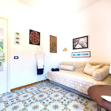 Mediterranea E Casa Del Capricorno Charming Apartment