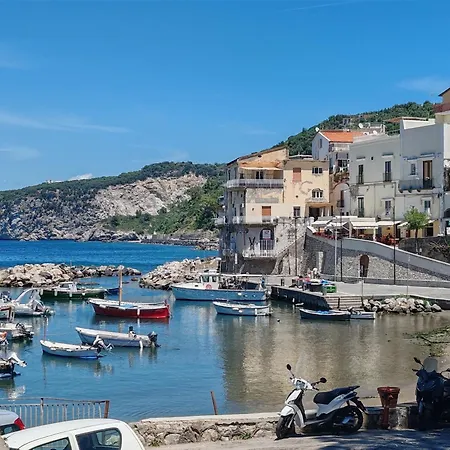 Mediterranea E Casa Del Capricorno Charming Massa Lubrense