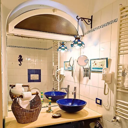 Apartment Mediterranea E Casa Del Capricorno Charming *
